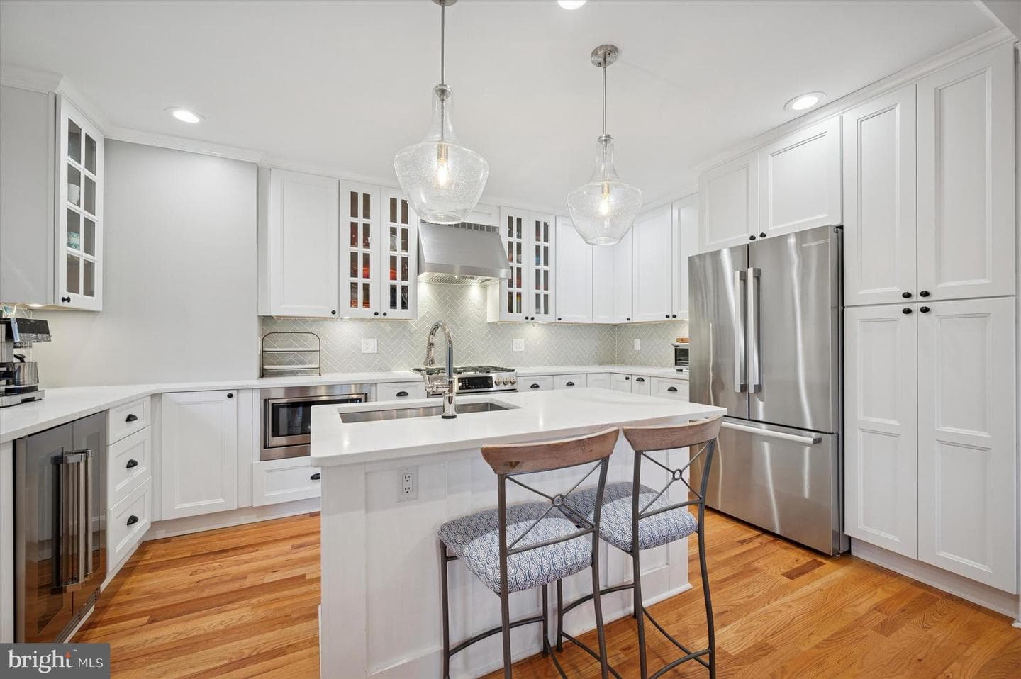3222 W Penn Street photo 5