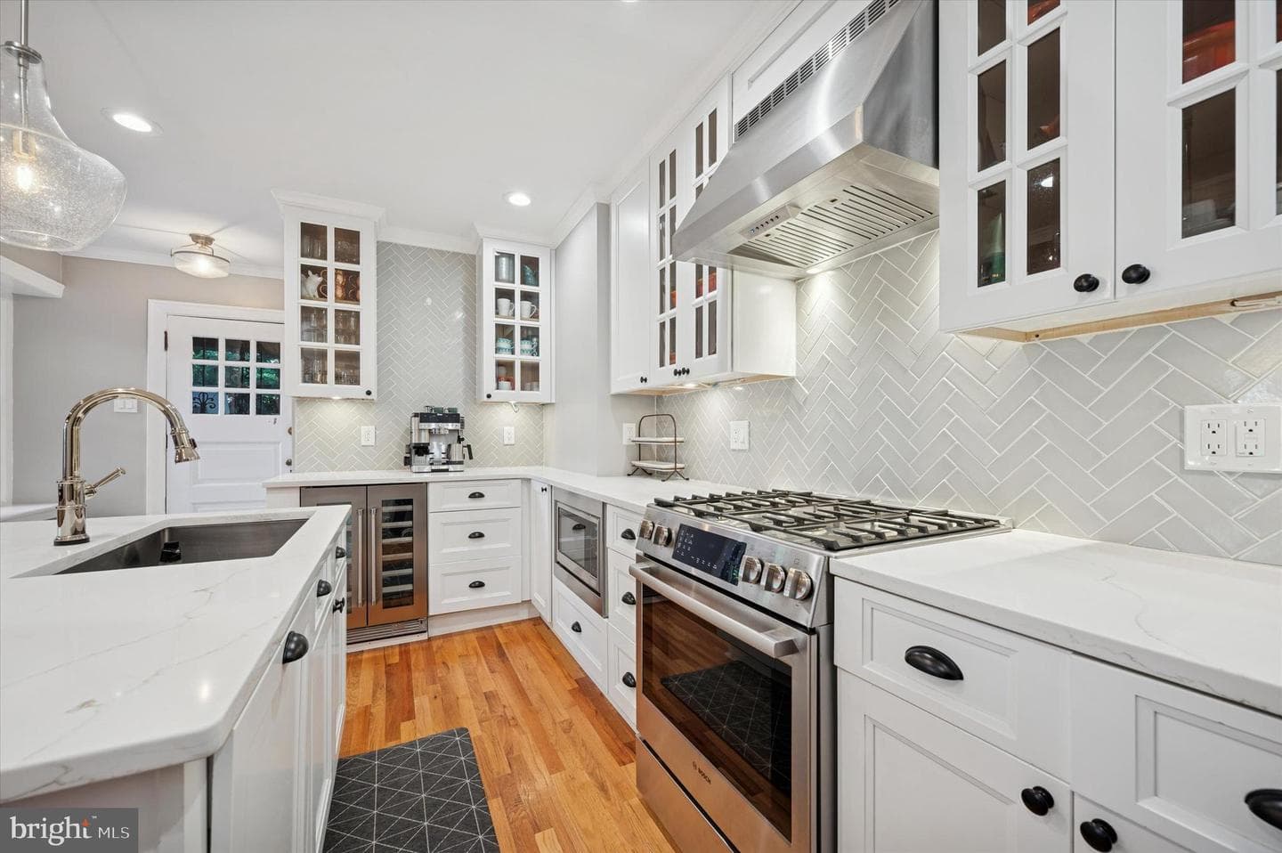 3222 W Penn Street photo 6