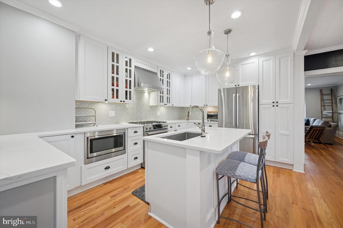 3222 W Penn Street photo 8