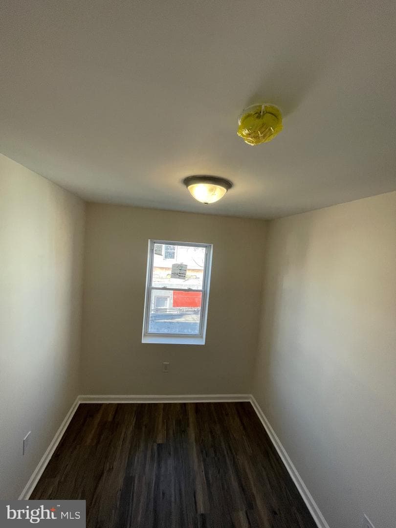 2704 S Marshall Street photo 27