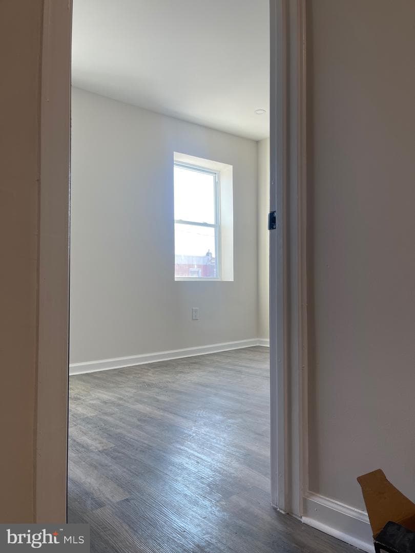 2704 S Marshall Street photo 31
