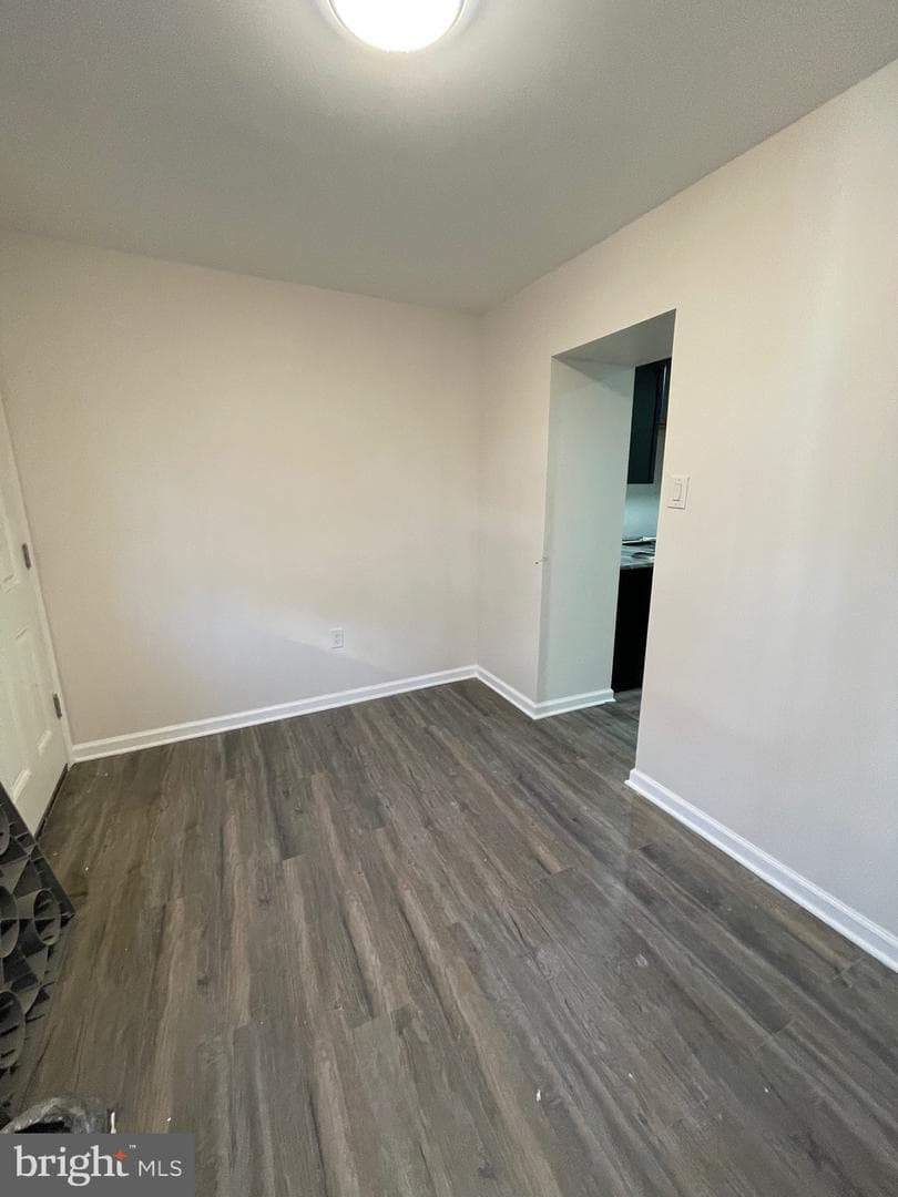 2704 S Marshall Street photo 42