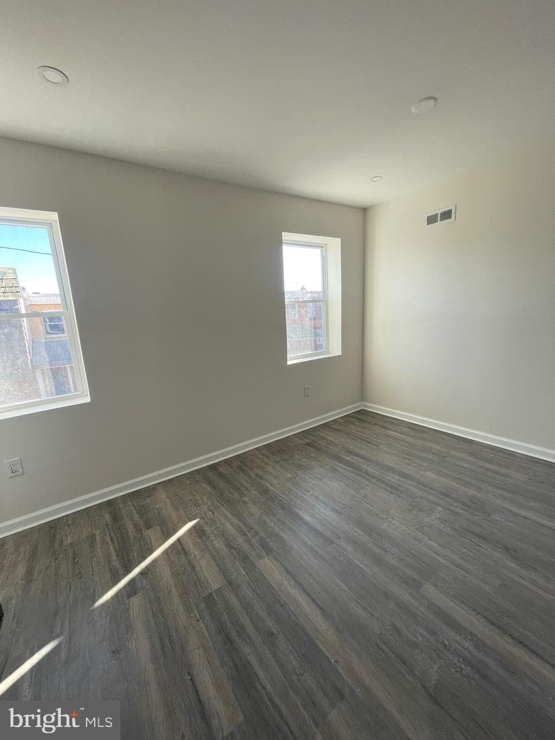 2704 S Marshall Street photo 6
