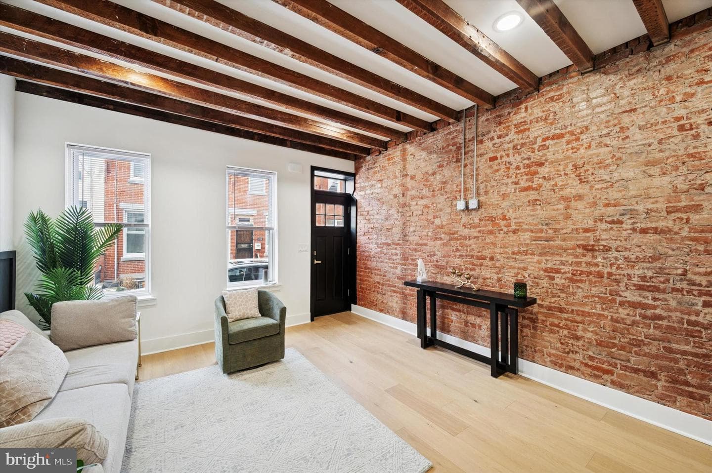 1839 S Carlisle Street photo 4