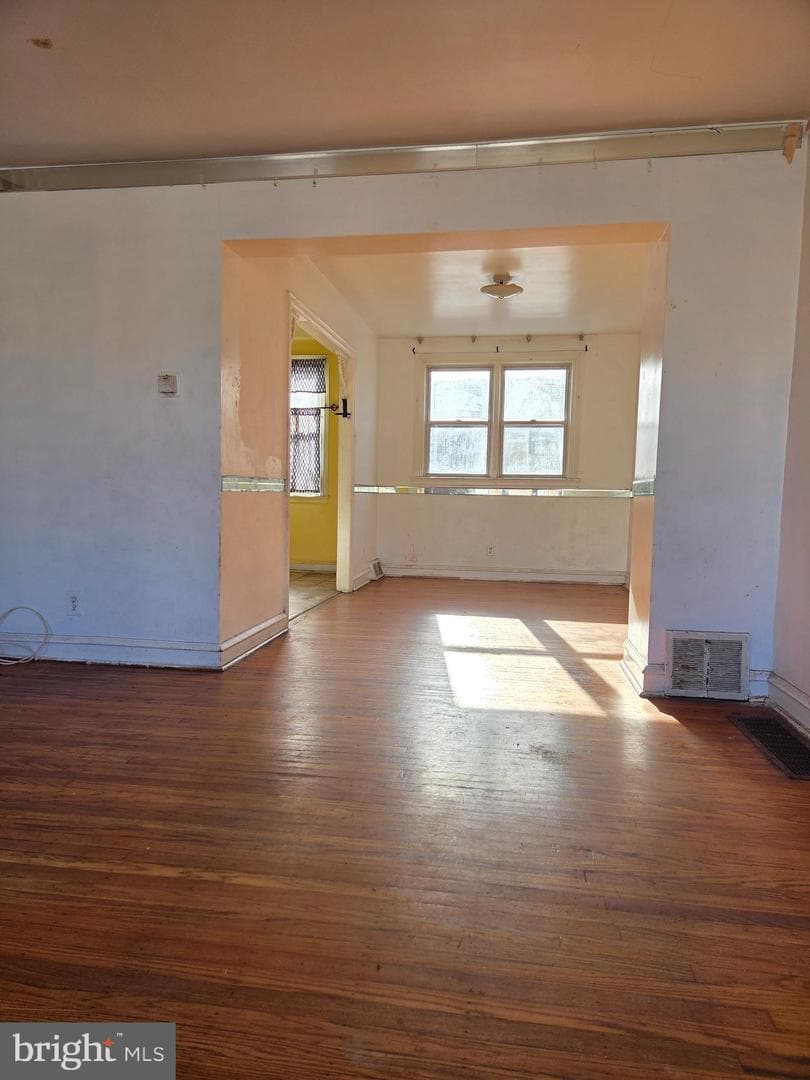 2912 Passmore Street photo 4