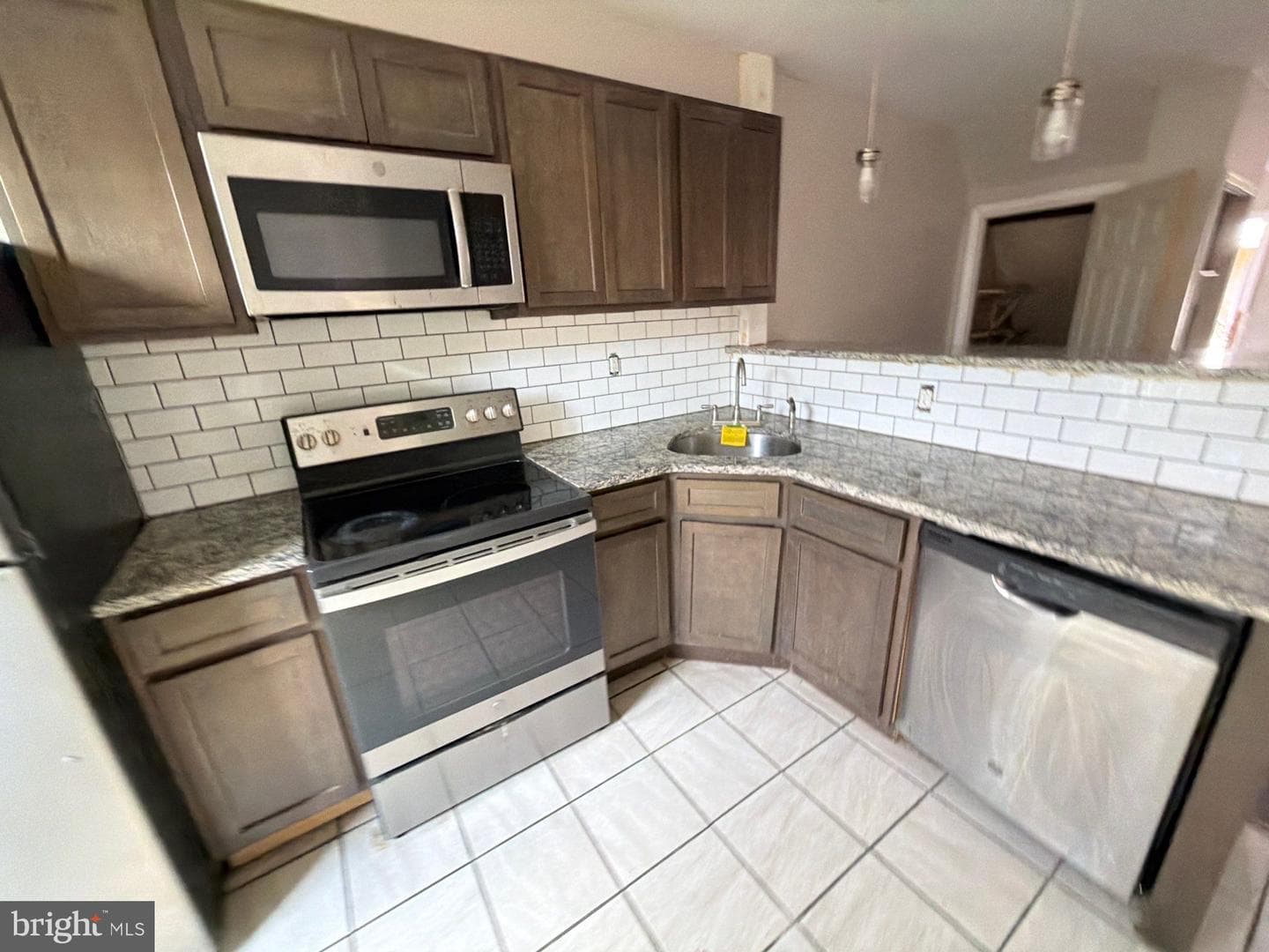 5540 Crowson Street photo 4