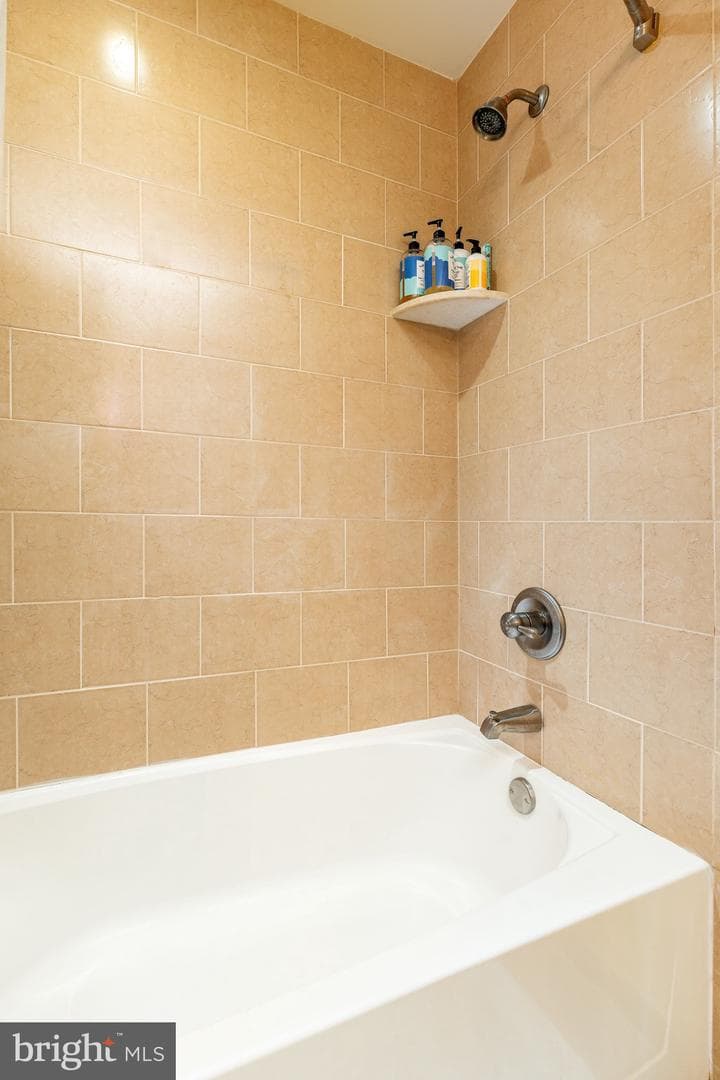 500 Admirals Way #214 photo 16