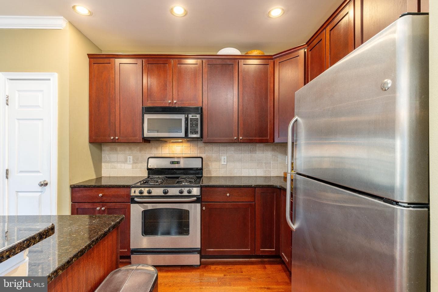 500 Admirals Way #214 photo 6