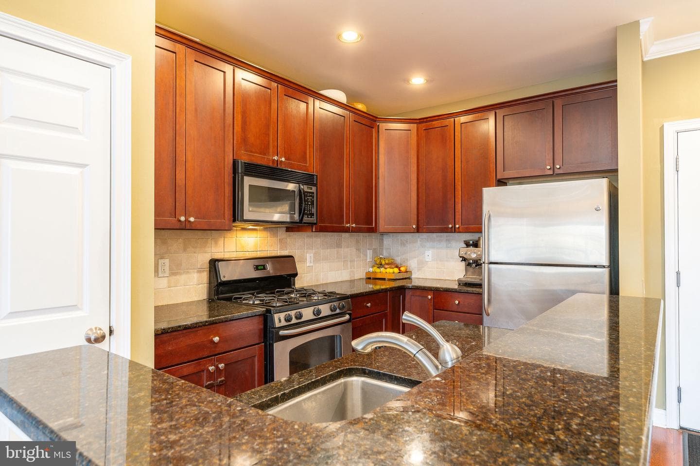 500 Admirals Way #214 photo 7