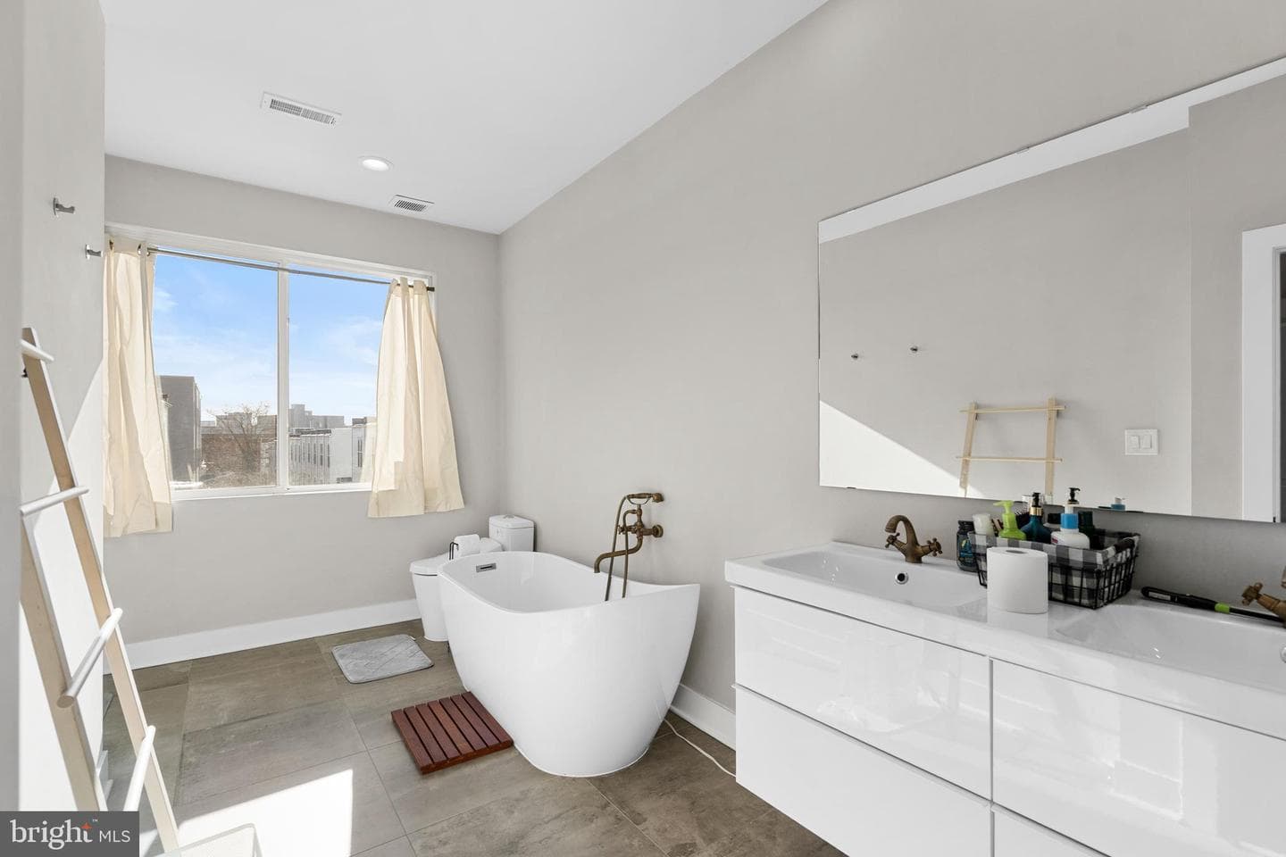 2714 W Jefferson Street photo 18