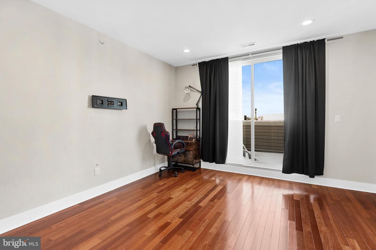 2714 W Jefferson Street photo 20