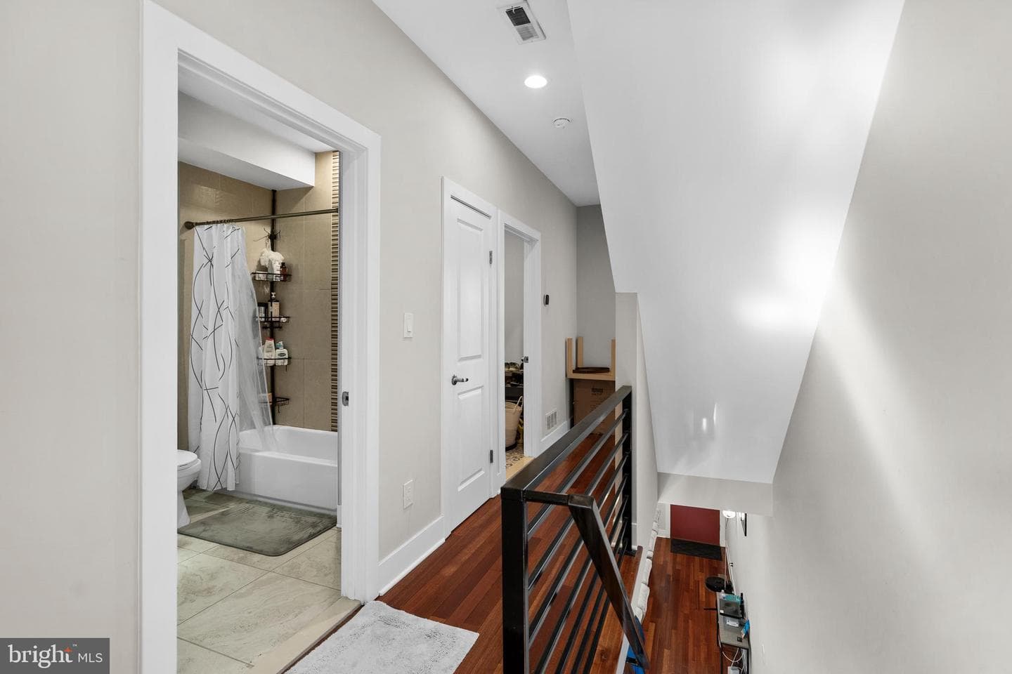 2714 W Jefferson Street photo 9