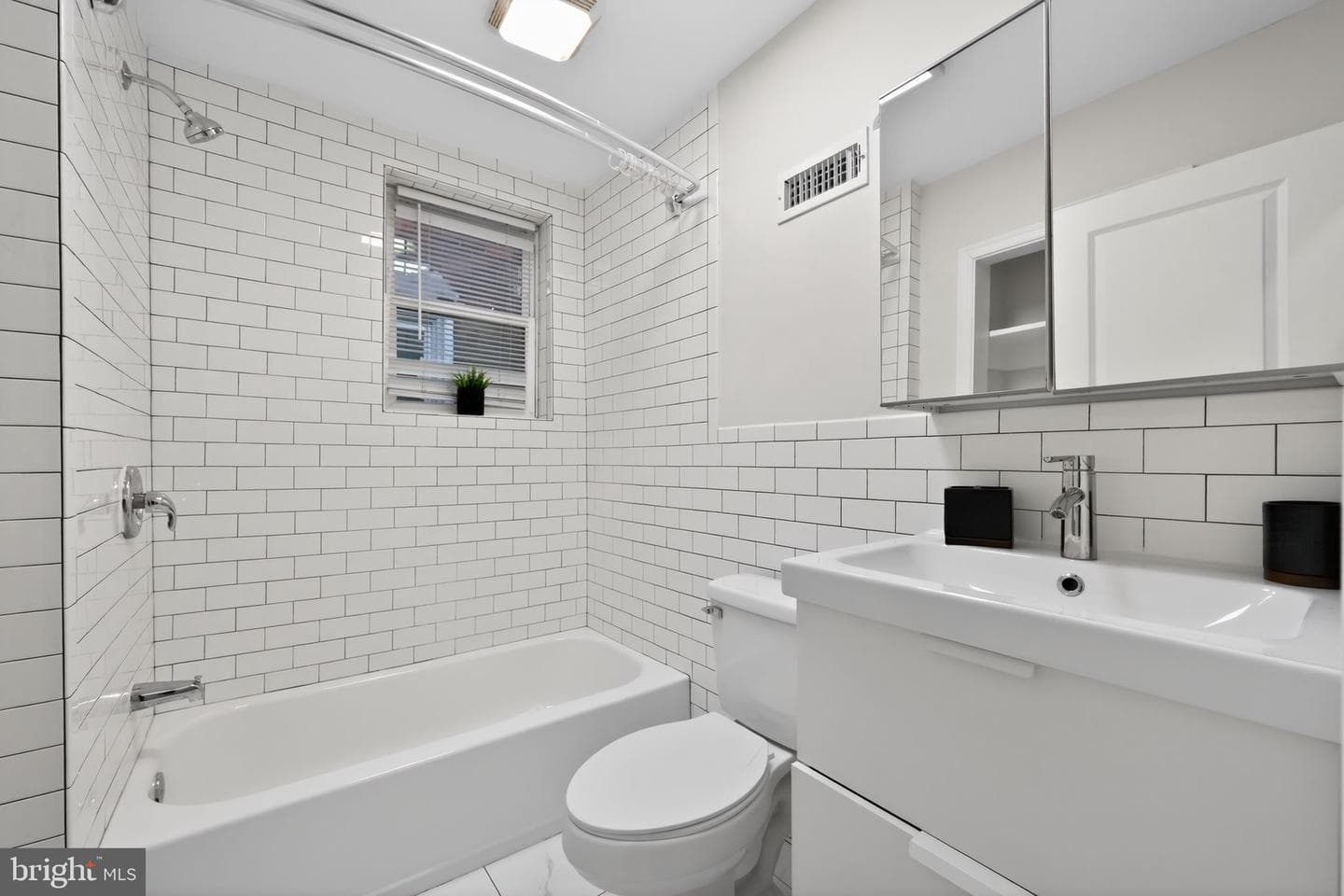 5216 Delancey Street photo 21