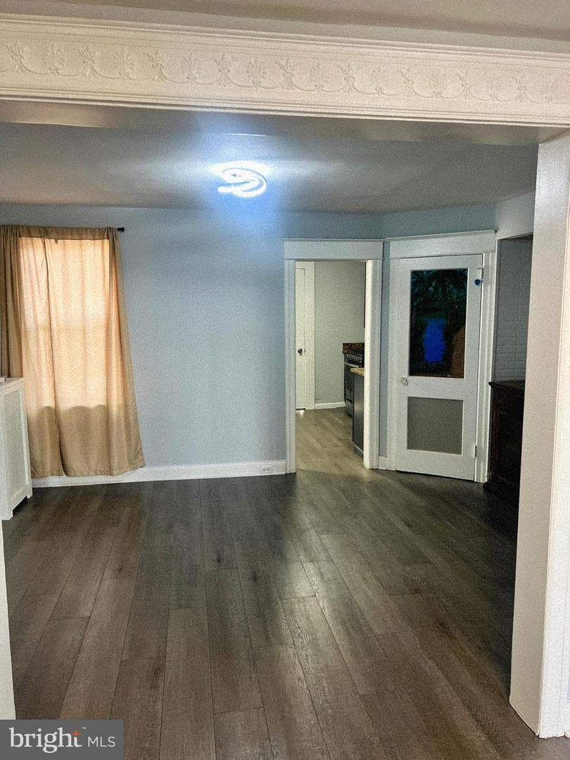 561 E Cheltenham Avenue photo 3