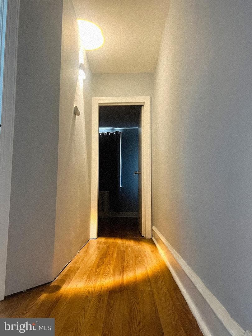 561 E Cheltenham Avenue photo 8