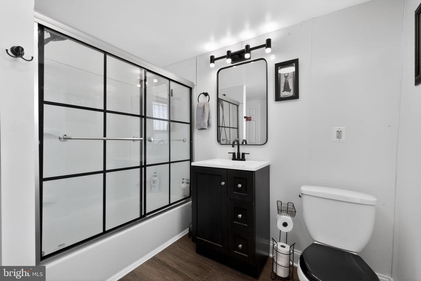 3038 Rosehill Street photo 23