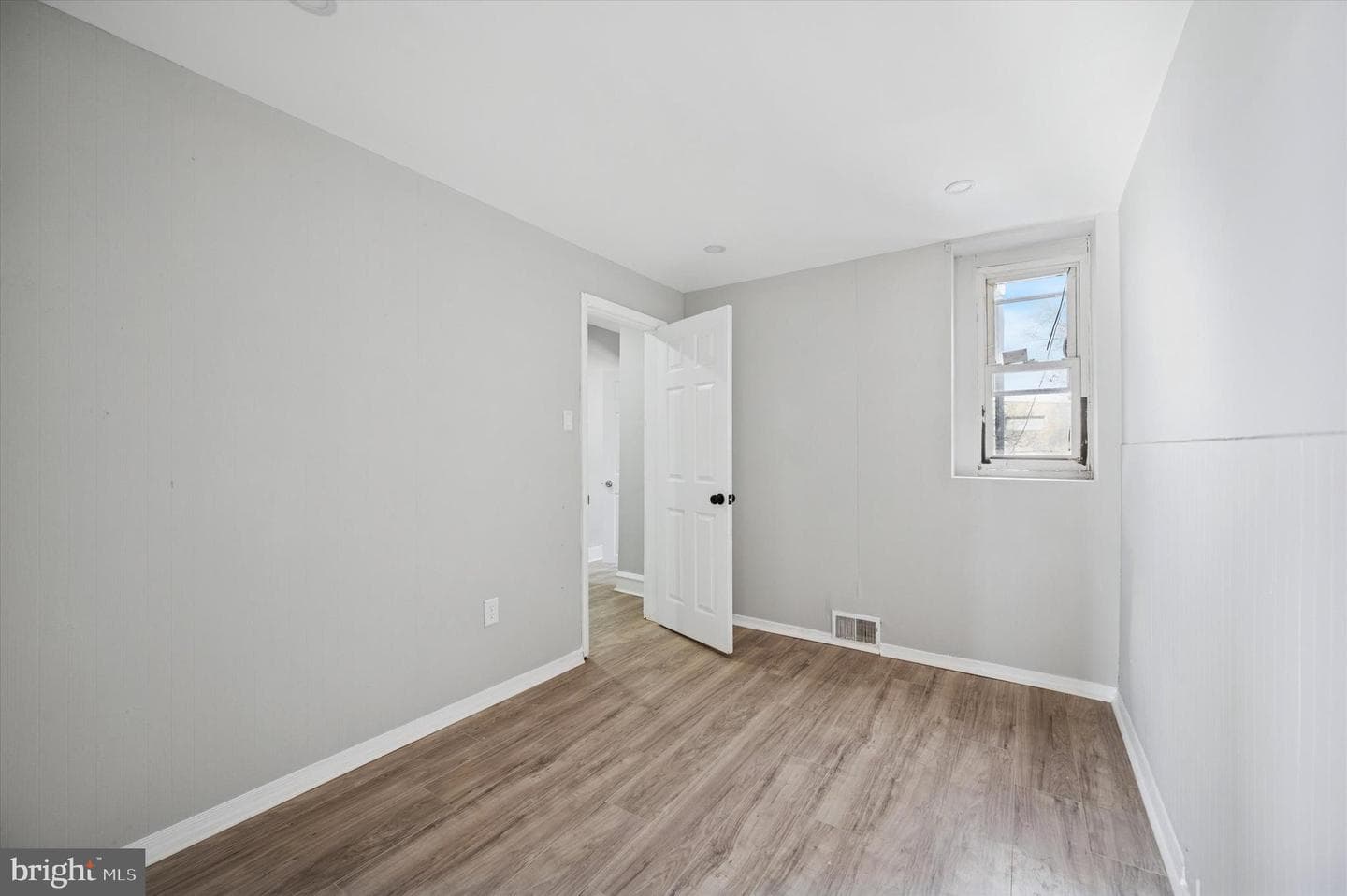 3322 Jasper Street photo 9