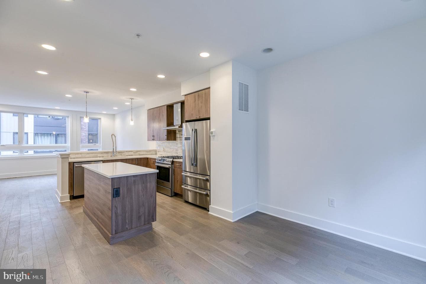 630 N 5th Street photo 3