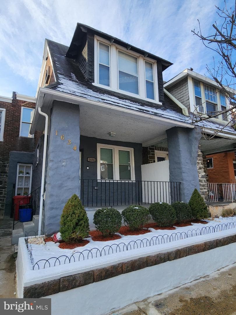 1634 Lewis Street photo 2