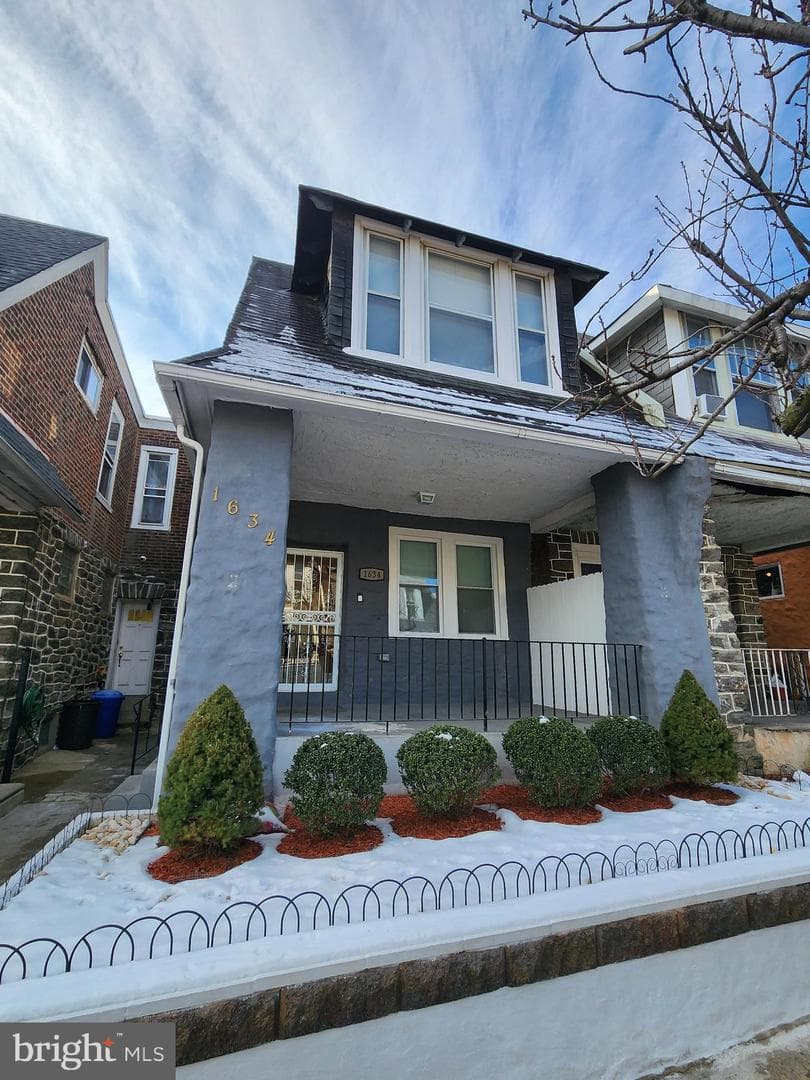 1634 Lewis Street photo 3