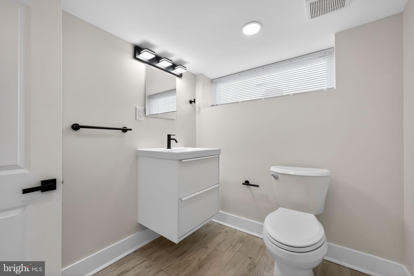 935 S 59th Street photo 28