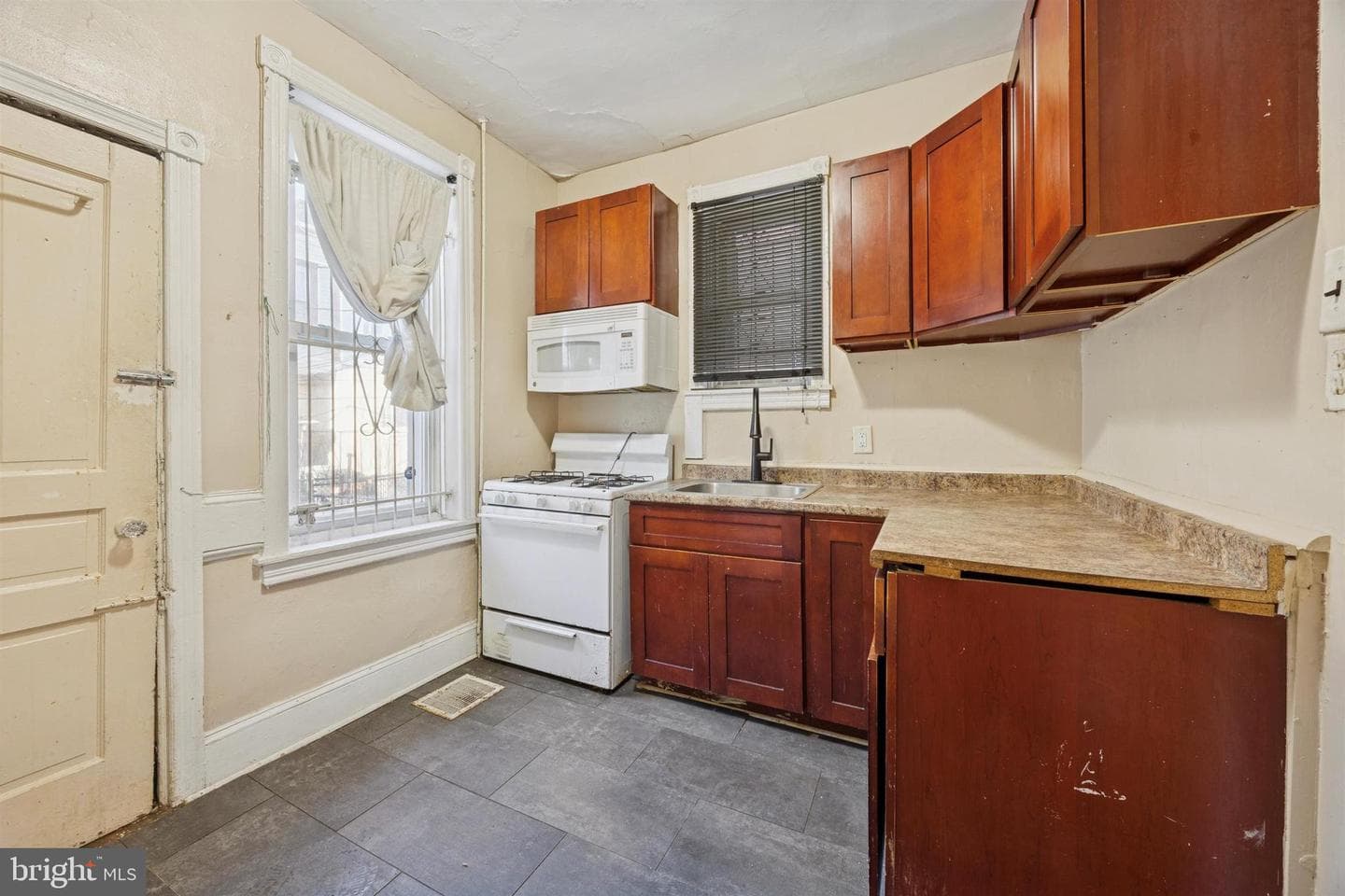 62 N Lindenwood Street photo 8