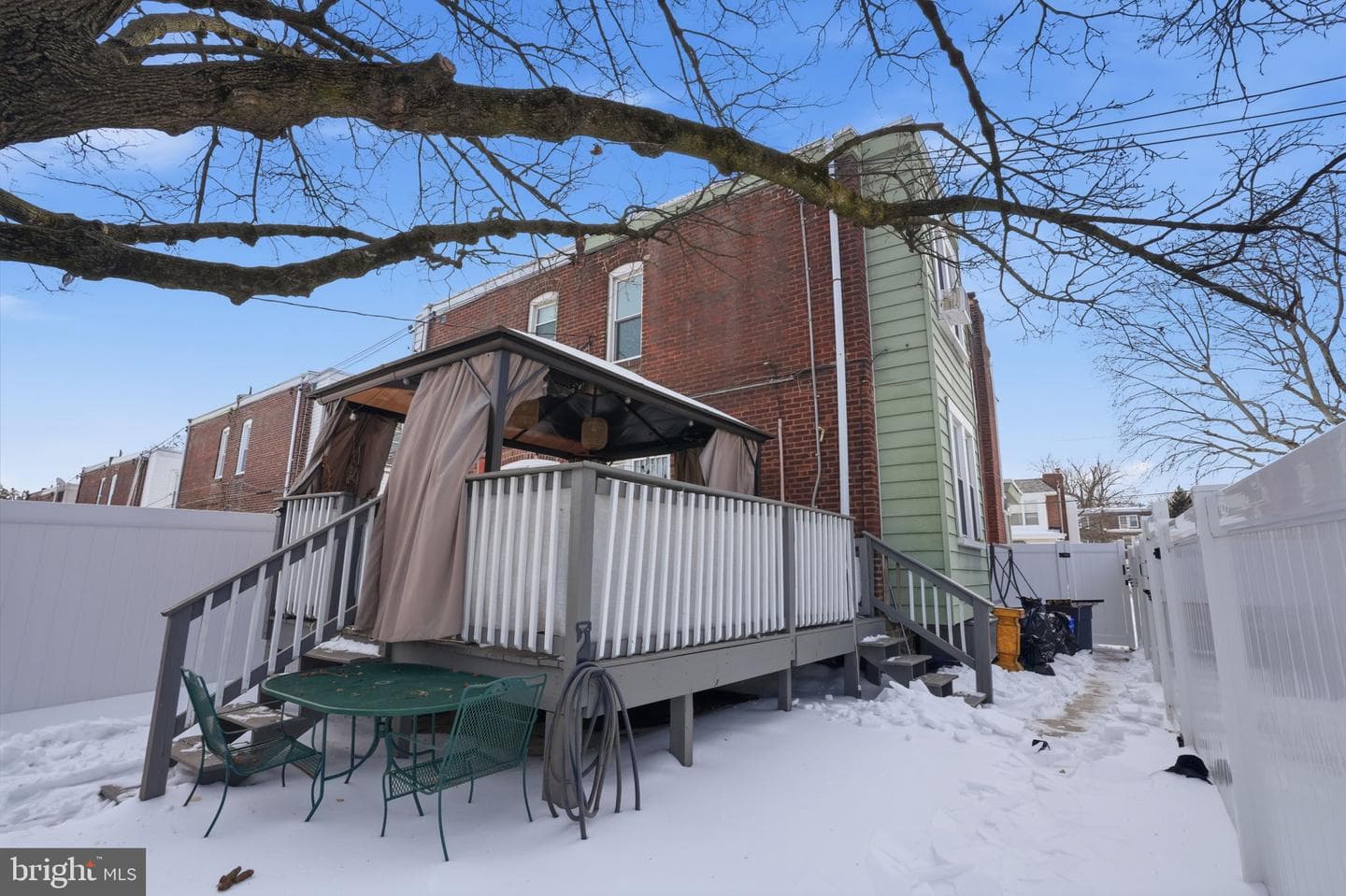 951 Wakeling Street photo 30