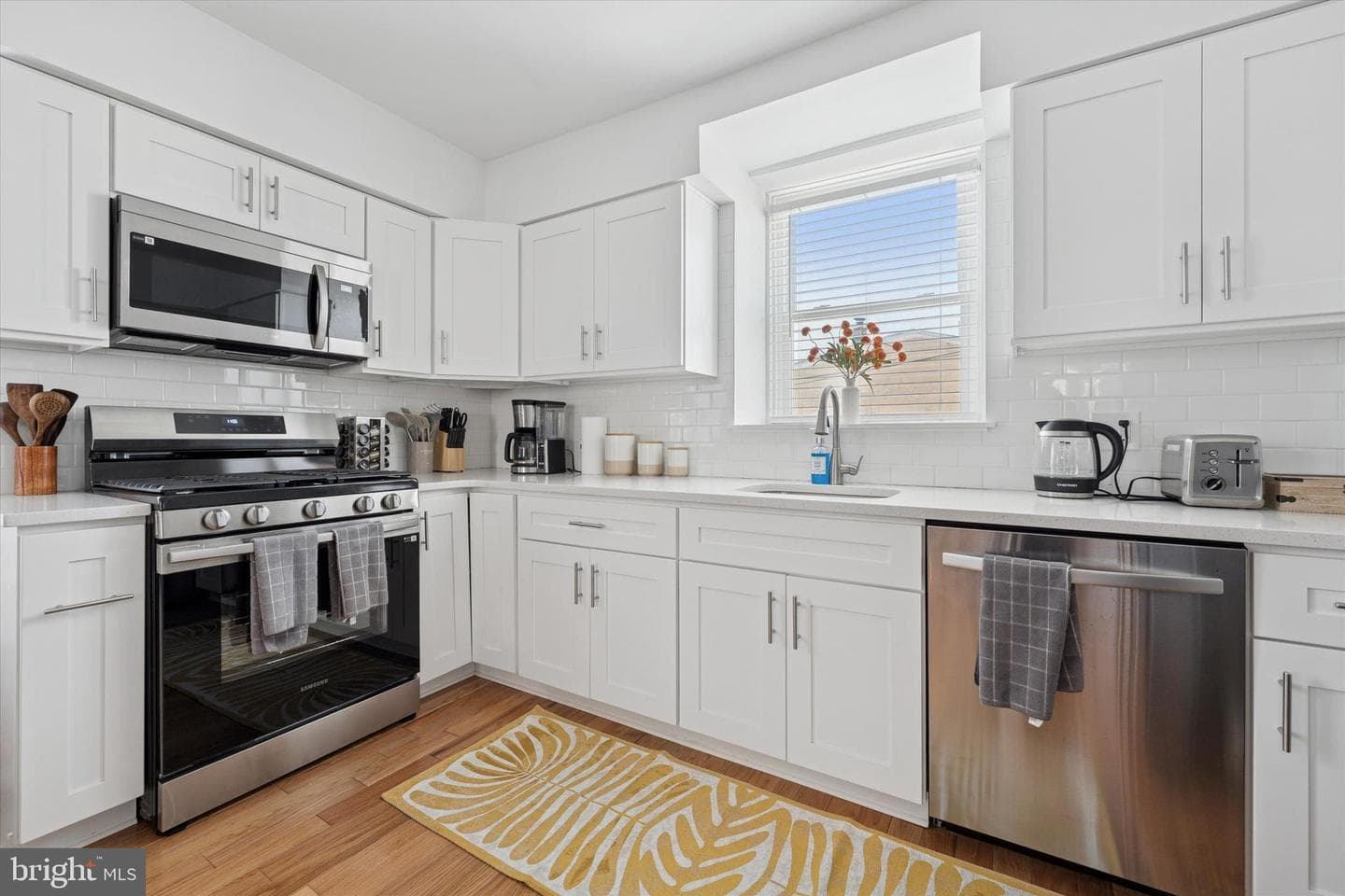 4446 Silverwood Street photo 4