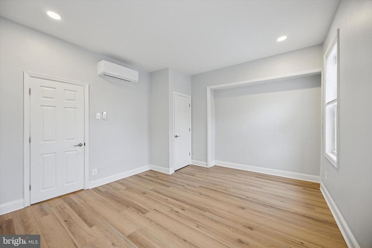 2253 N Delhi Street photo 17