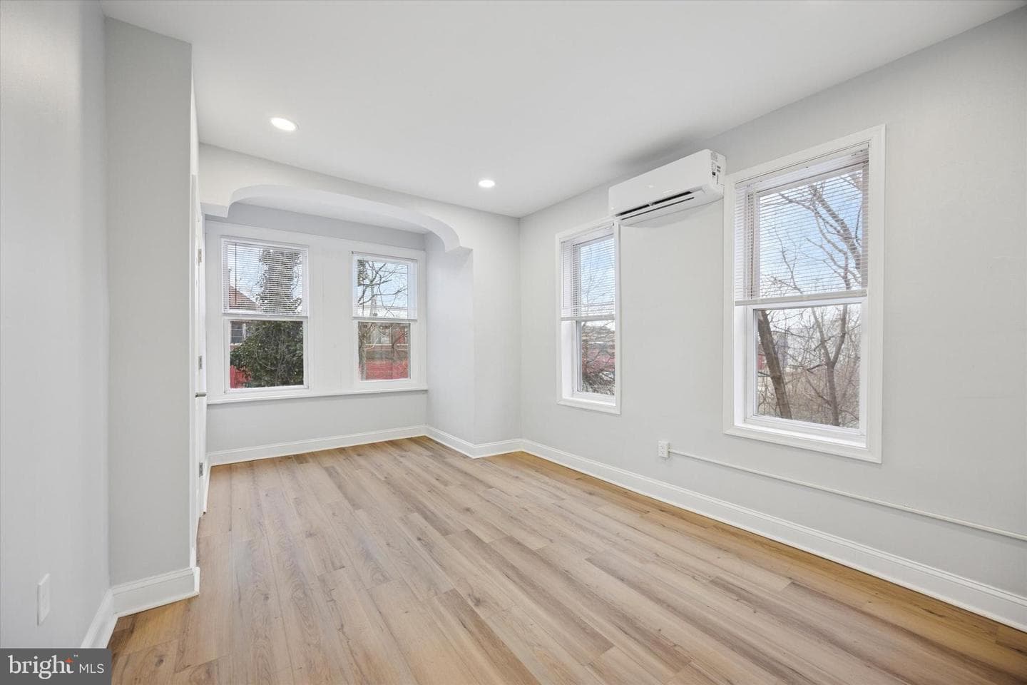 2253 N Delhi Street photo 3