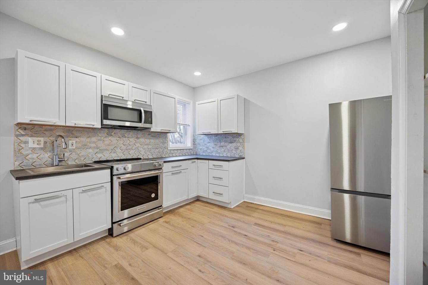 2253 N Delhi Street photo 8