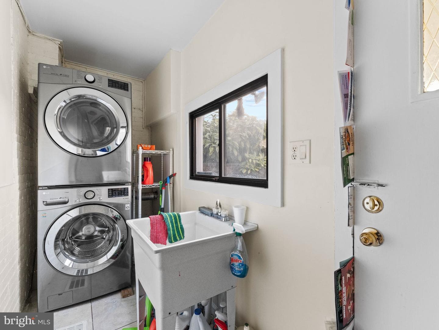 1521 W Shunk Street photo 15