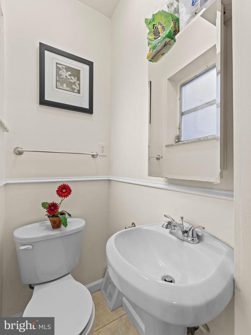 1521 W Shunk Street photo 16