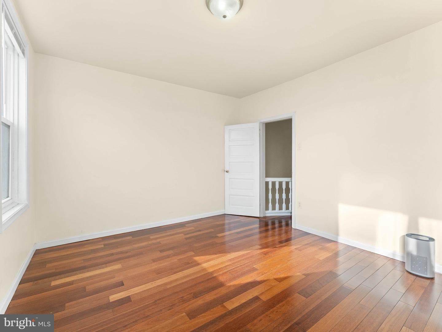 1521 W Shunk Street photo 19