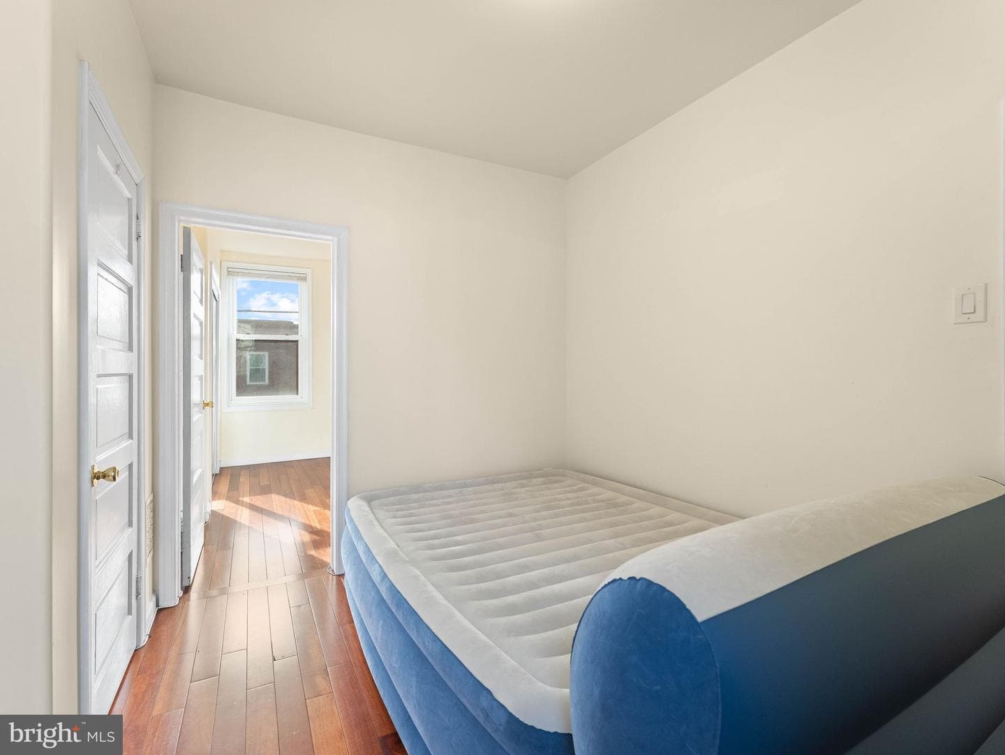 1521 W Shunk Street photo 21