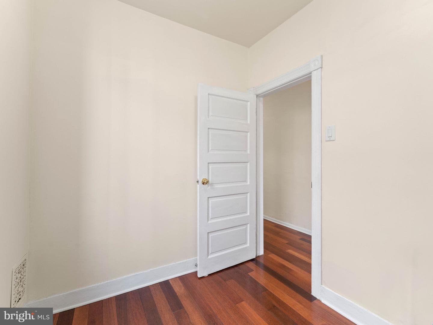 1521 W Shunk Street photo 25
