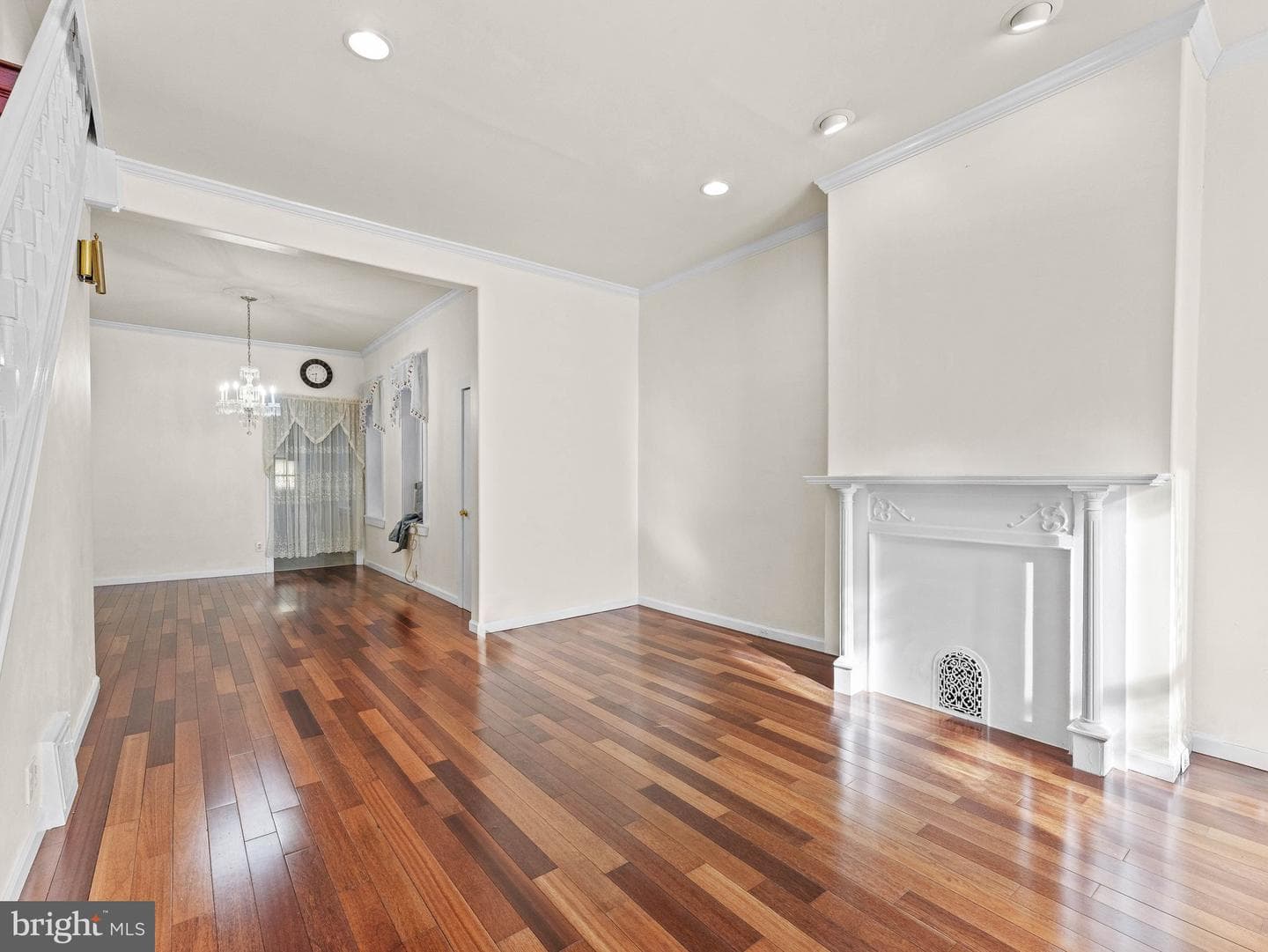 1521 W Shunk Street photo 4