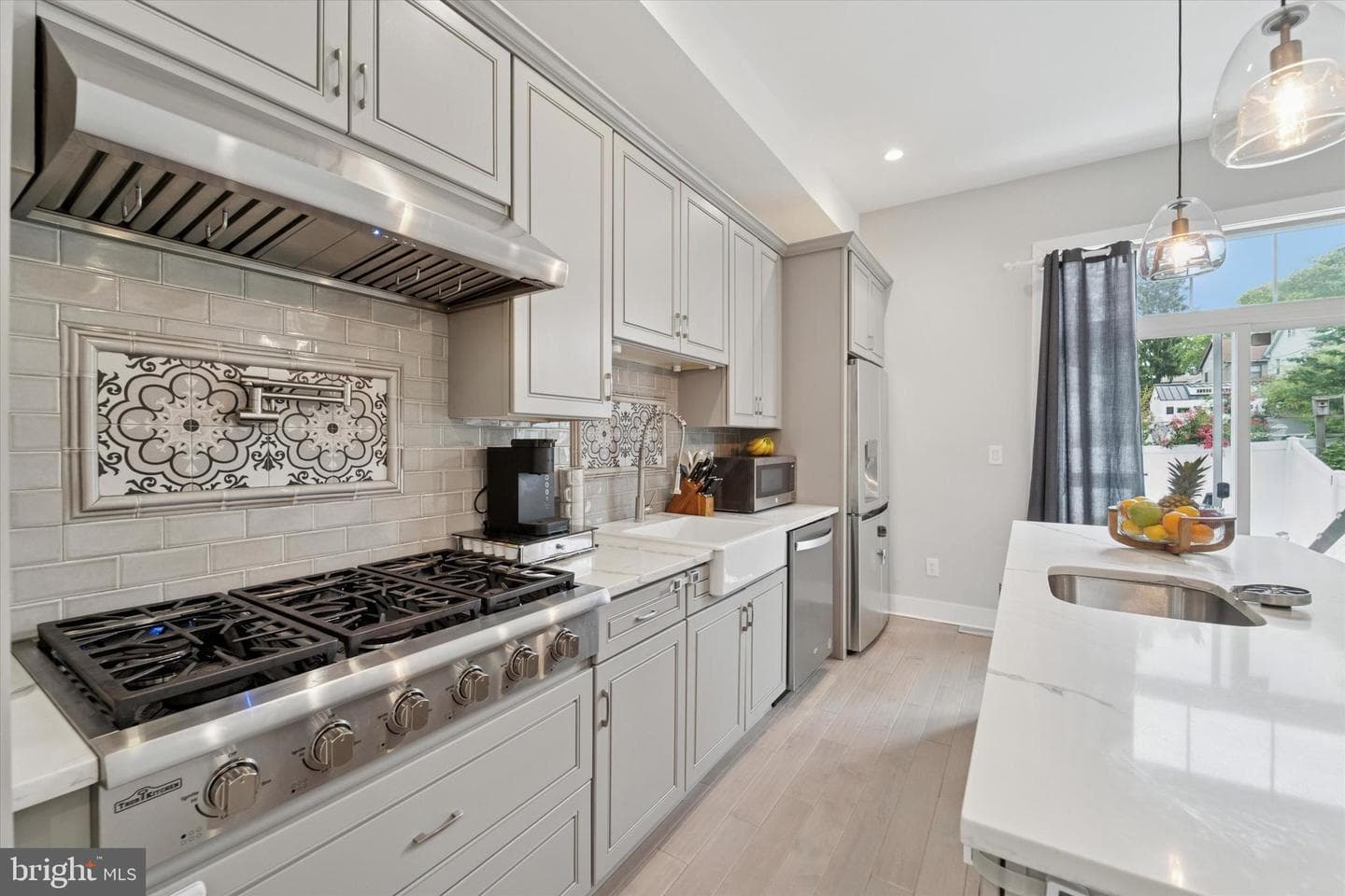 488 Evergreen Avenue photo 12
