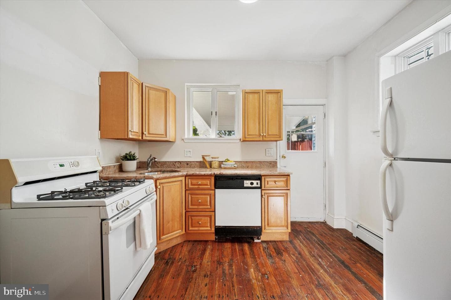 610 Martin Street photo 11