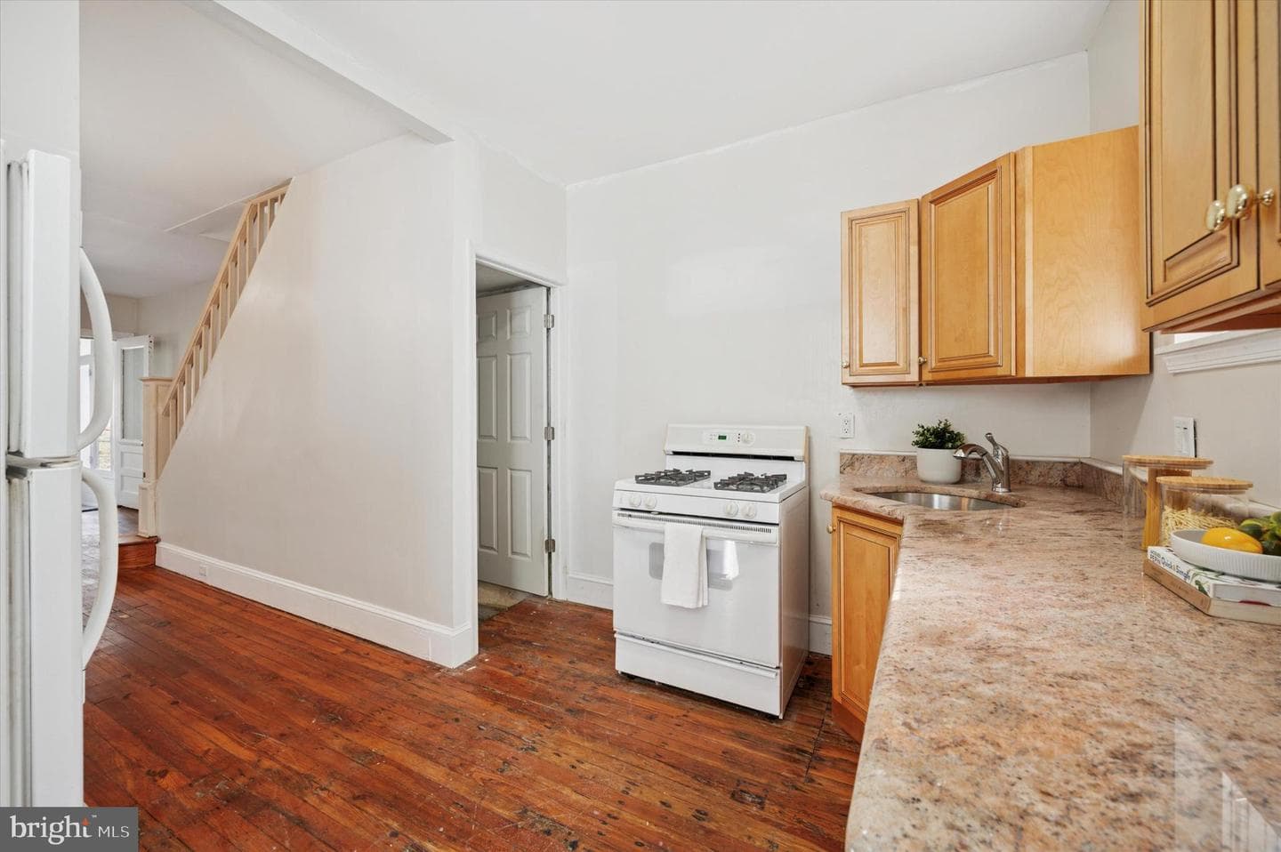 610 Martin Street photo 13