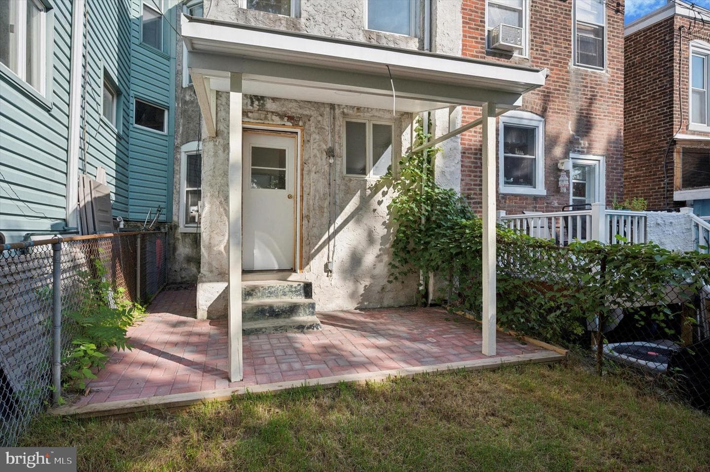 610 Martin Street photo 23