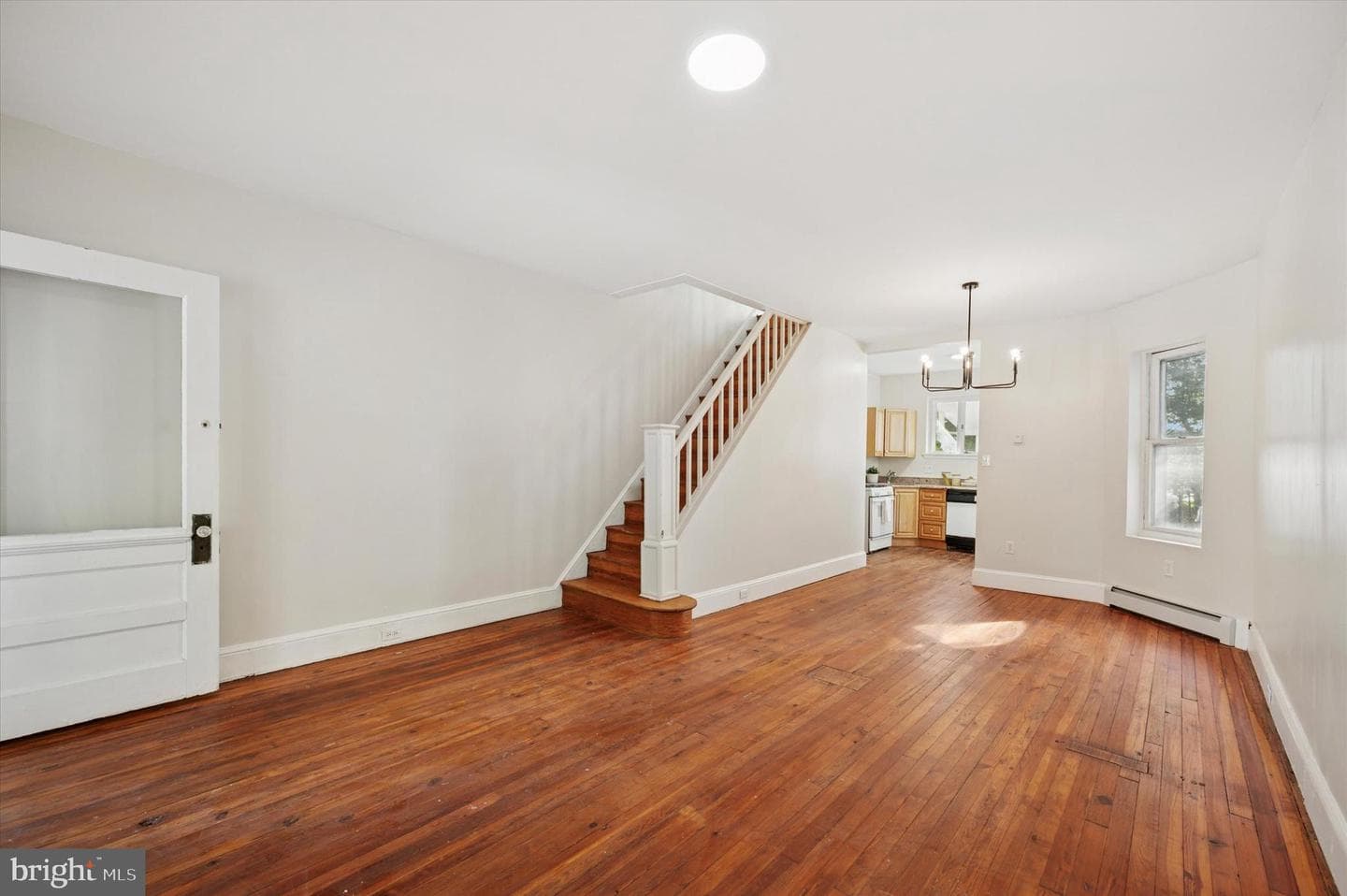 610 Martin Street photo 6