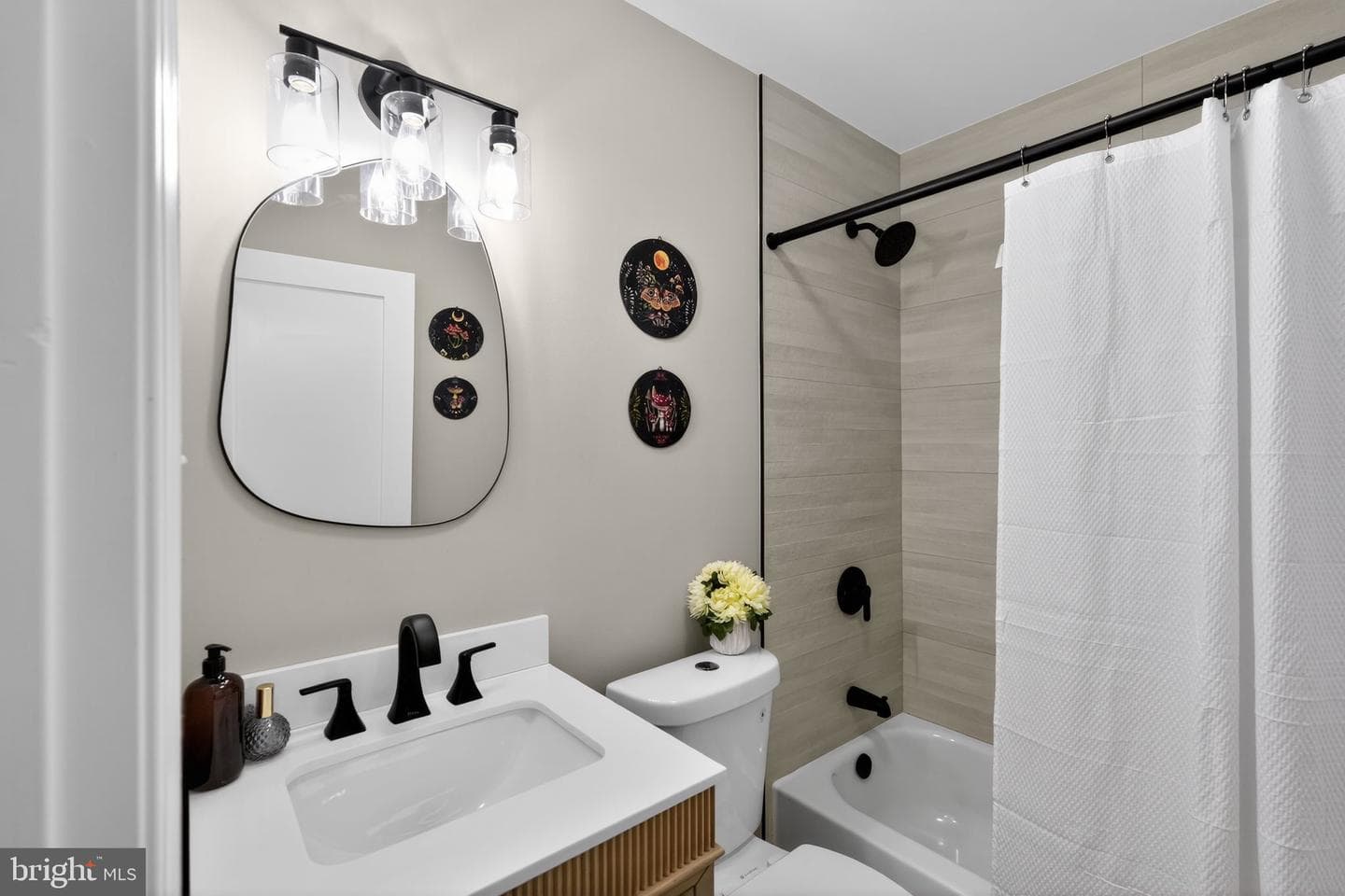 1704 Wharton Street photo 21