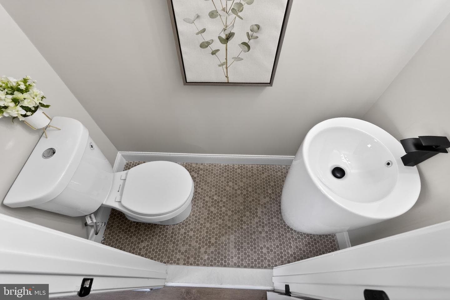 1704 Wharton Street photo 5
