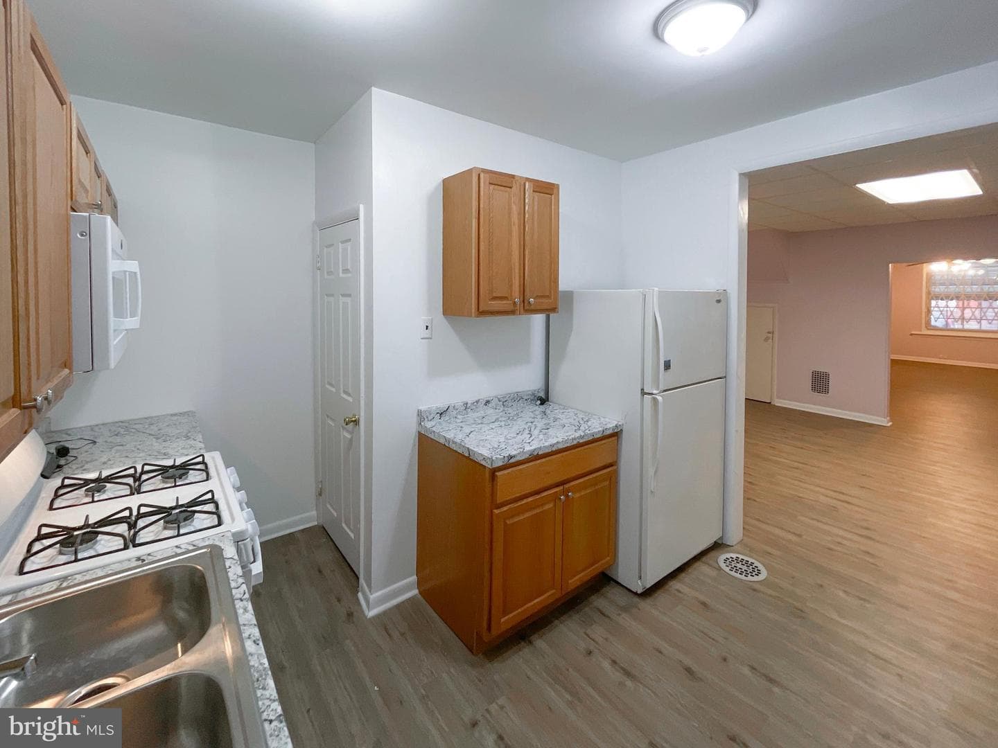 2835 W Lehigh Avenue photo 14
