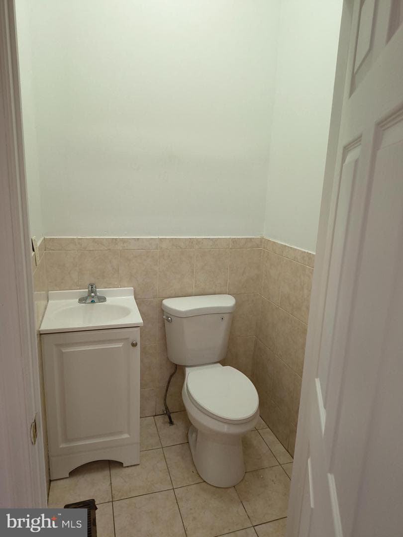 5300 Osage Avenue photo 5
