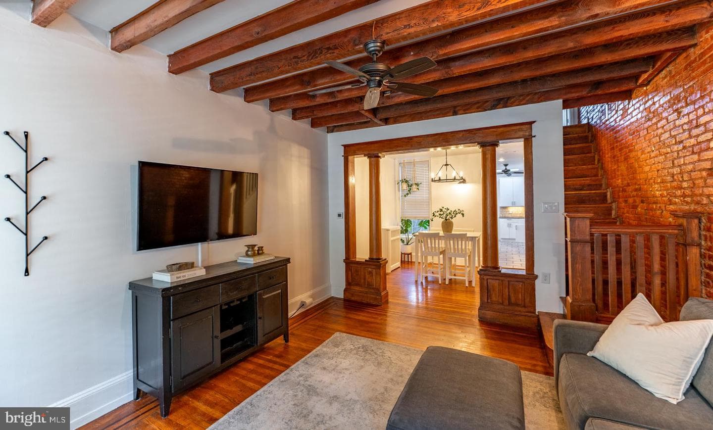 2927 Cambridge Street photo 10