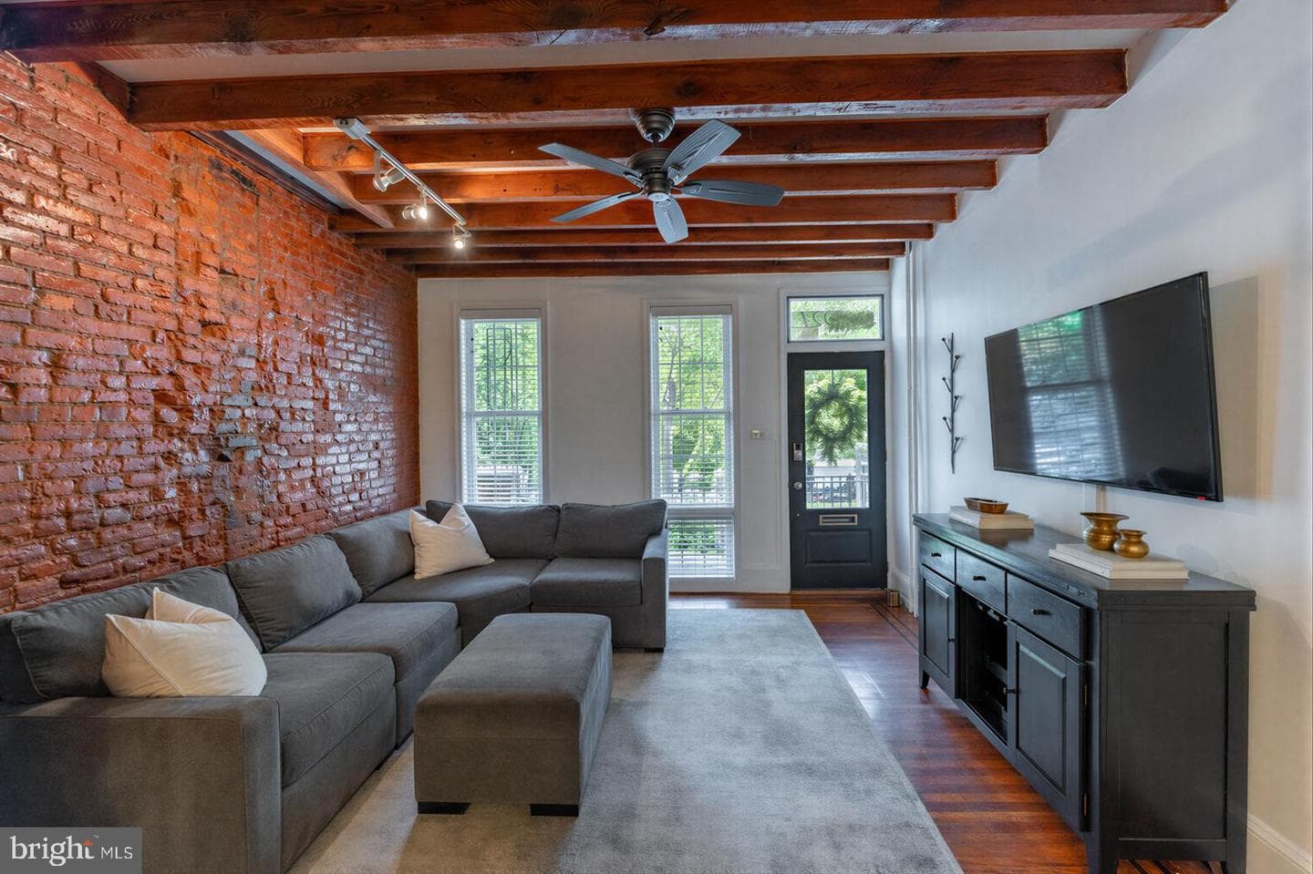 2927 Cambridge Street photo 13