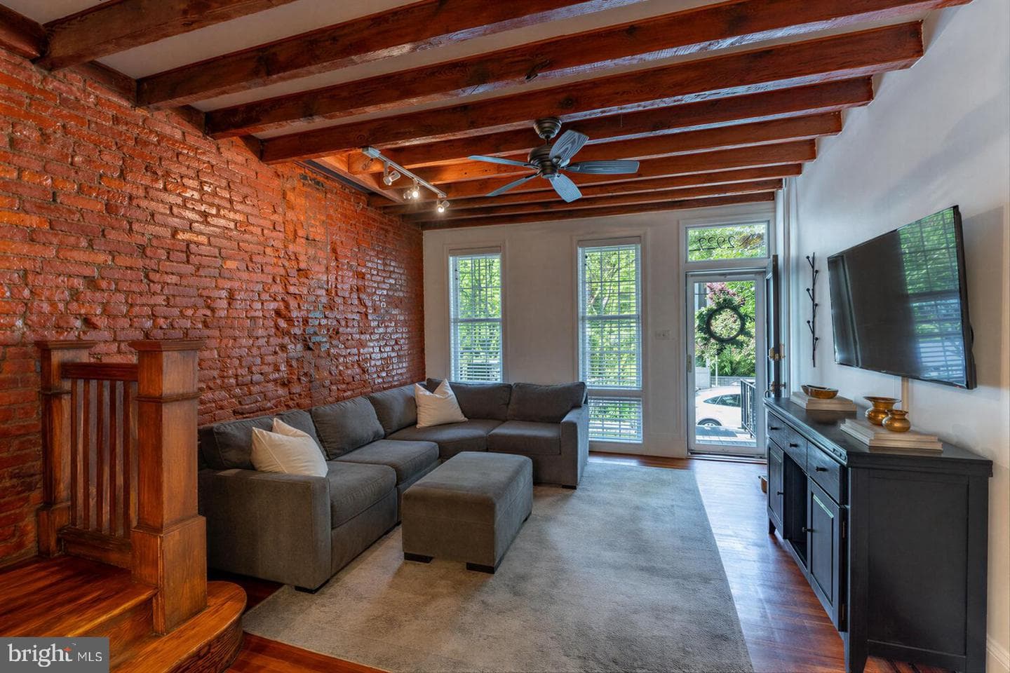 2927 Cambridge Street photo 14