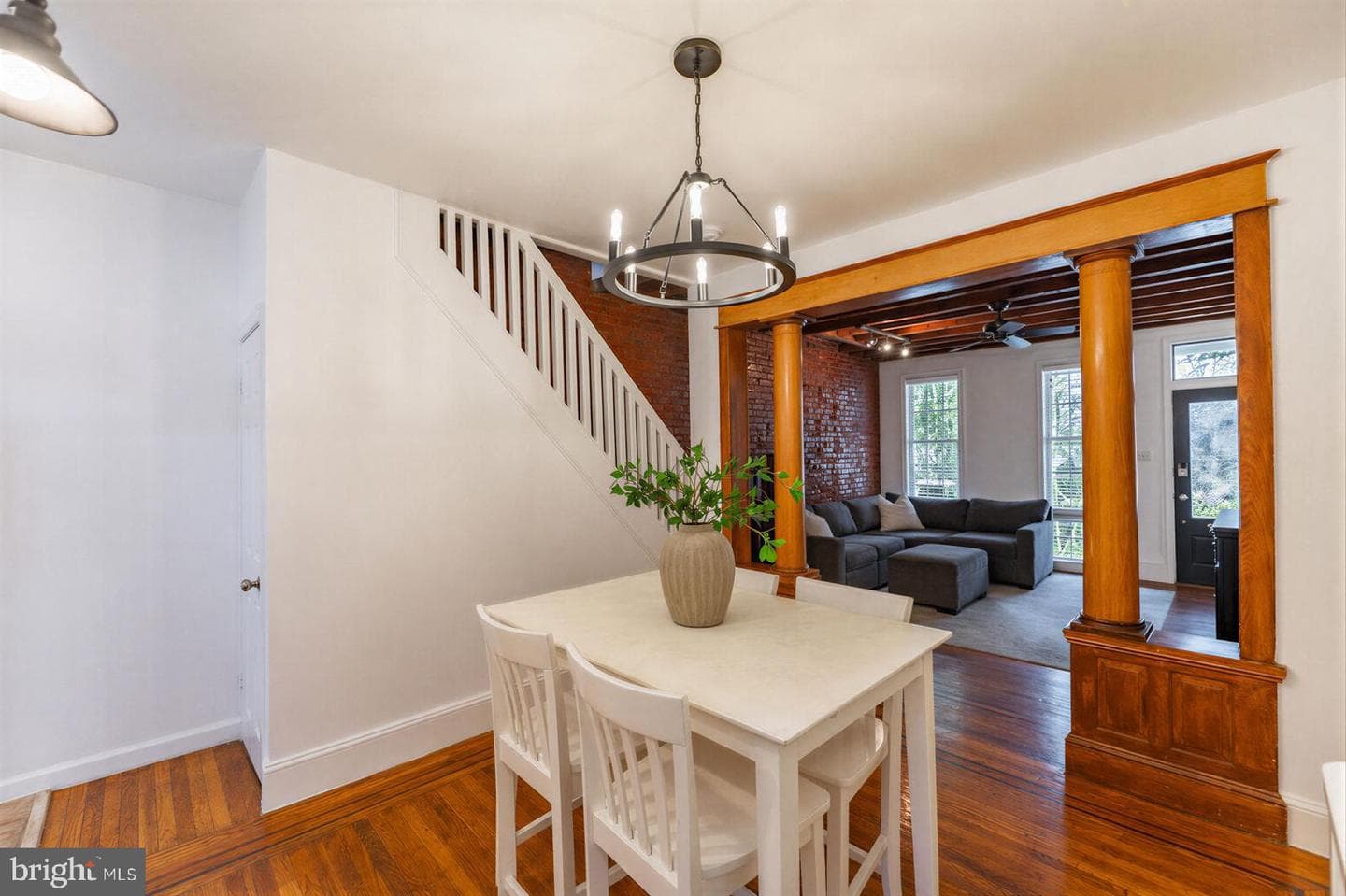 2927 Cambridge Street photo 17